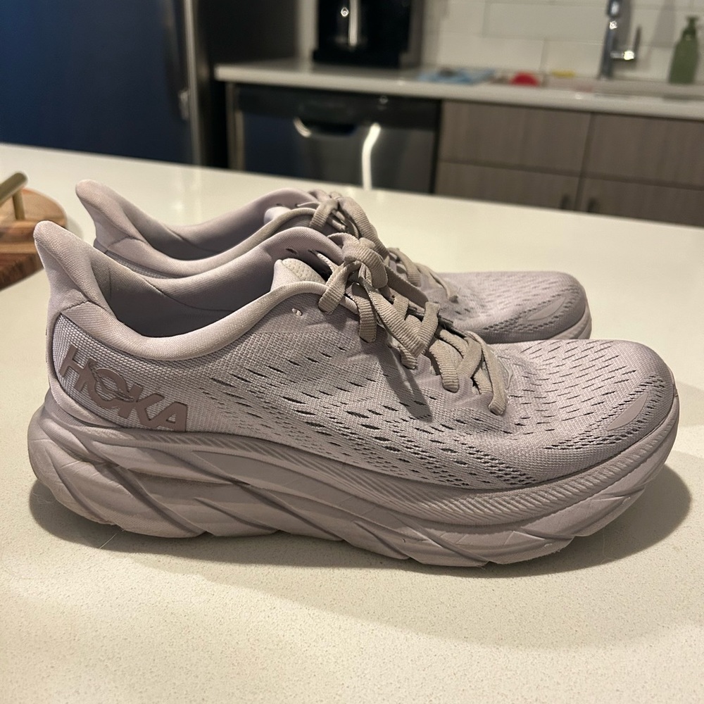 HOKA Clifton 8 Lilac Size 8